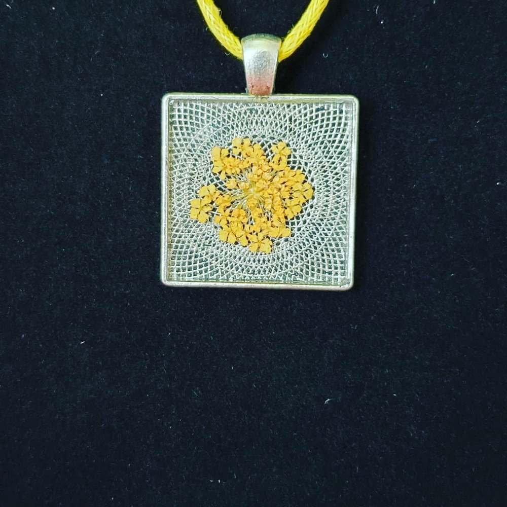 Flower Pendant - Picture 1 of 2